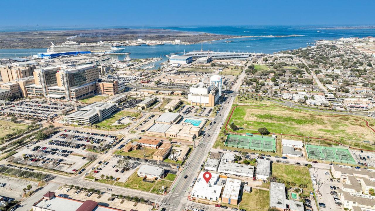 Tropical Springs Studio Apartment Two Queen Beds Galveston Exterior foto